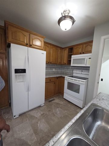 26722 W Chicago, Redford, MI 48239