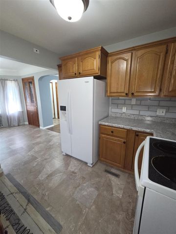 26722 W Chicago, Redford, MI 48239