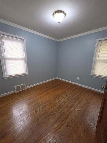 26722 W Chicago, Redford, MI 48239