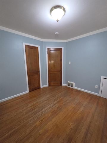 26722 W Chicago, Redford, MI 48239