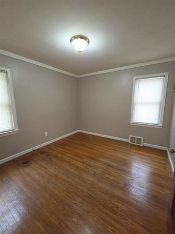 26722 W Chicago, Redford, MI 48239