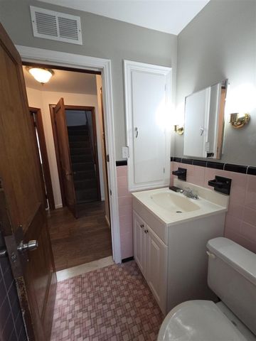 26722 W Chicago, Redford, MI 48239