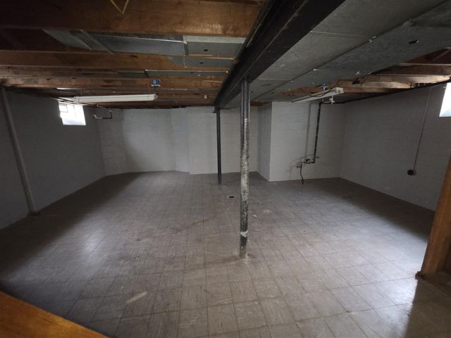 26722 W Chicago, Redford, MI 48239