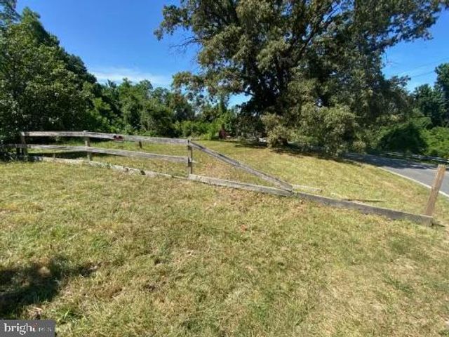 5902 FISHER, Temple Hills, MD 20748