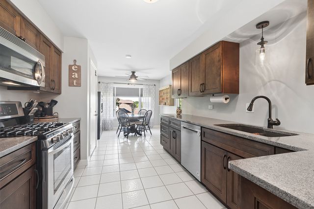 12908 Mill Drive E B2, Palos Park, IL 60464