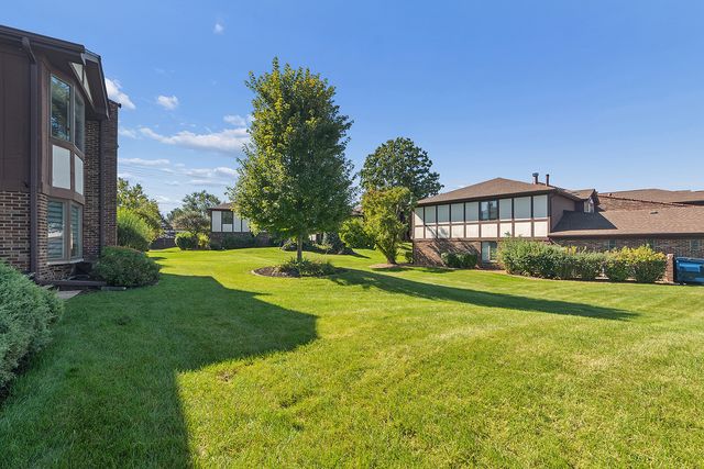 12908 Mill Drive E B2, Palos Park, IL 60464