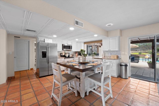 5834 E WALTANN Lane, Scottsdale, AZ 85254
