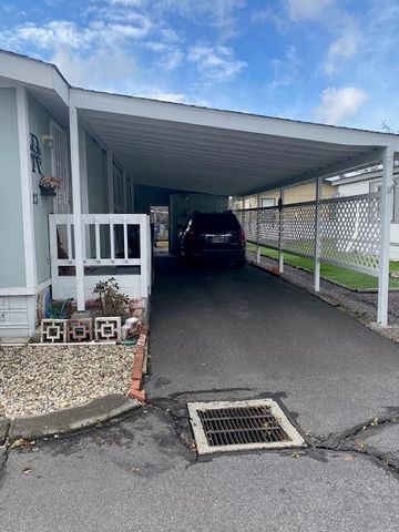 4200 Summers Lane UNIT 23, Klamath Falls, OR 97603