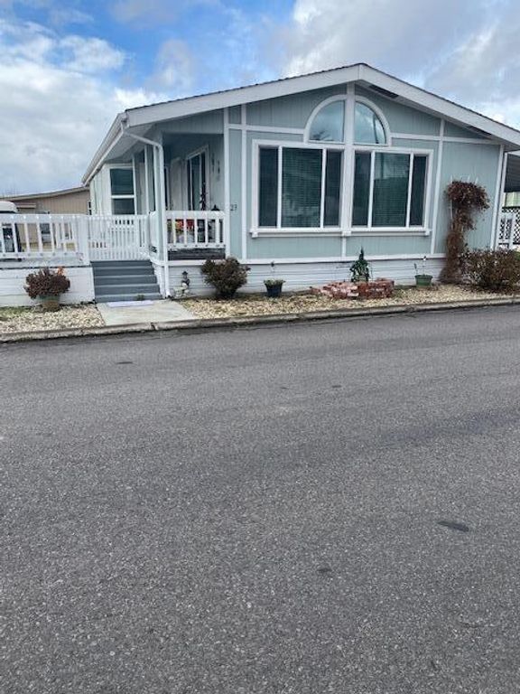 4200 Summers Lane UNIT 23, Klamath Falls, OR 97603