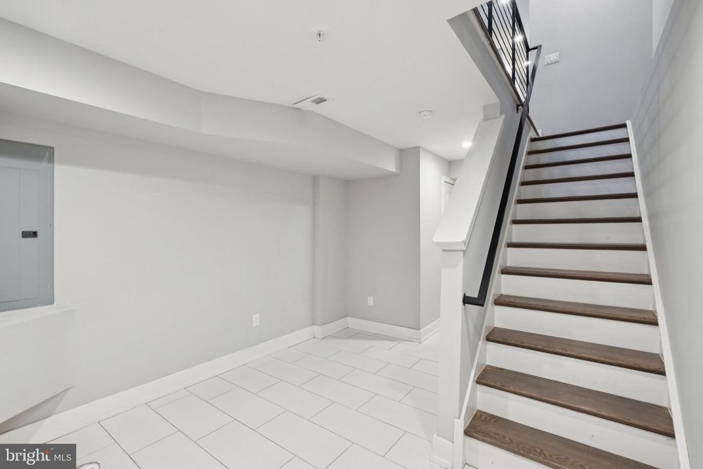 1533 S LAMBERT ST, Philadelphia, PA 19146