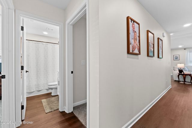 6910 Nicolas Farms Ct, Louisville, KY 40229