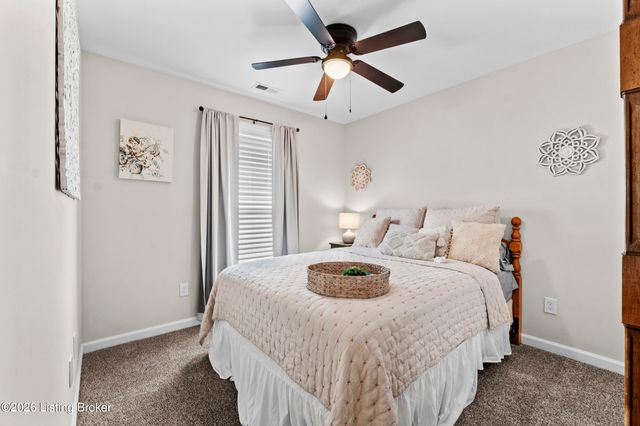 6910 Nicolas Farms Ct, Louisville, KY 40229