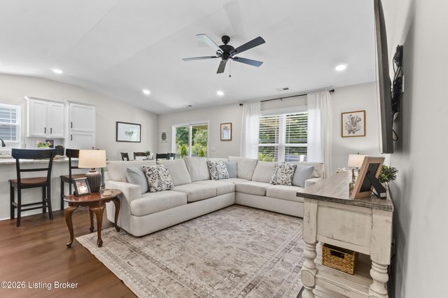 6910 Nicolas Farms Ct, Louisville, KY 40229