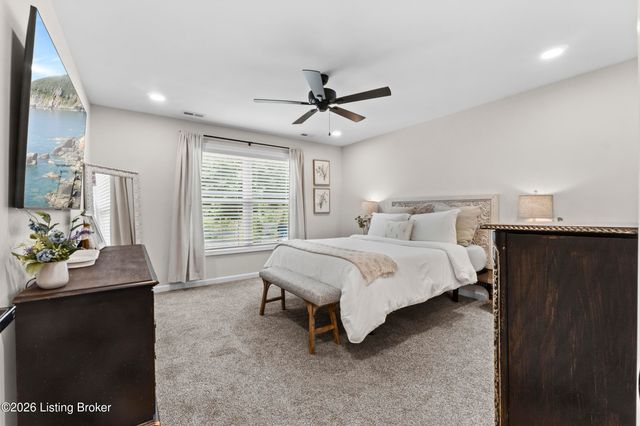 6910 Nicolas Farms Ct, Louisville, KY 40229