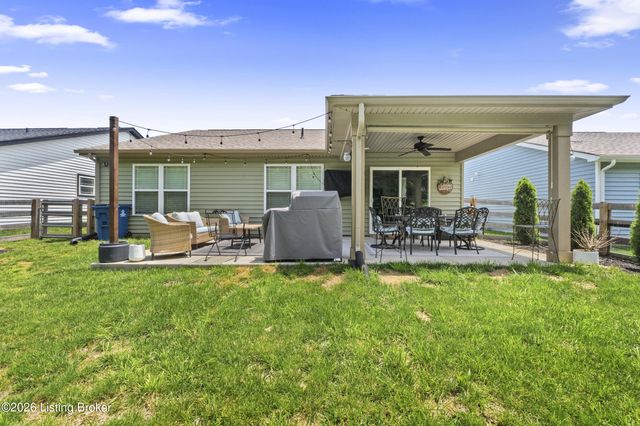 6910 Nicolas Farms Ct, Louisville, KY 40229