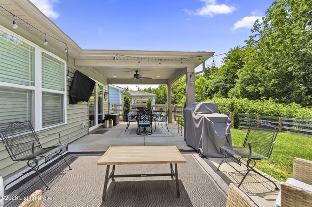 6910 Nicolas Farms Ct, Louisville, KY 40229
