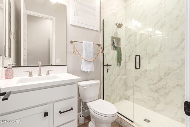 5700 N 202nd Lane, Litchfield Park, AZ 85340