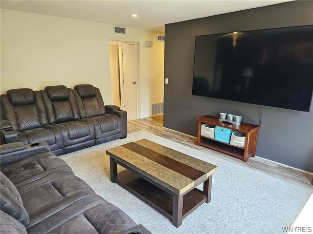 1041 Reserve Road 7, West Seneca, NY 14224