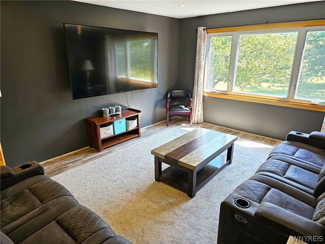 1041 Reserve Road 7, West Seneca, NY 14224