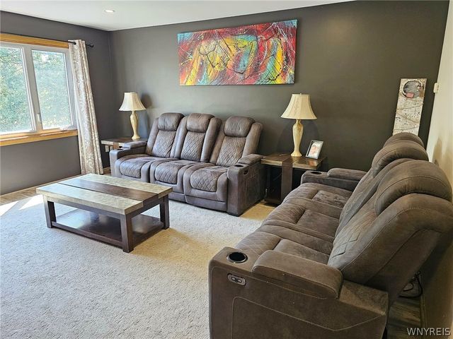 1041 Reserve Road 7, West Seneca, NY 14224