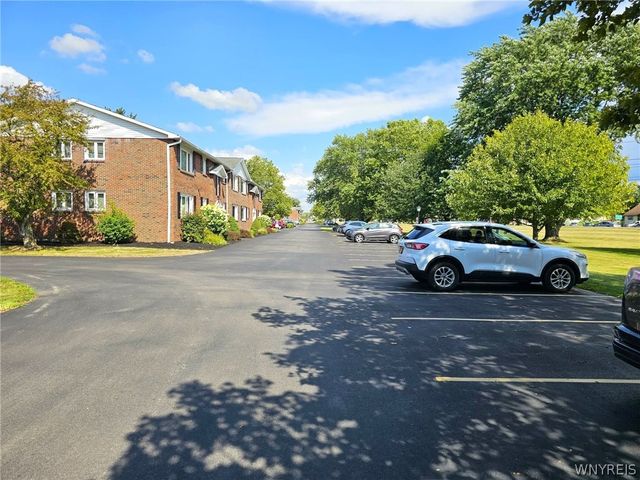 1041 Reserve Road 7, West Seneca, NY 14224
