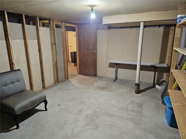 1041 Reserve Road 7, West Seneca, NY 14224