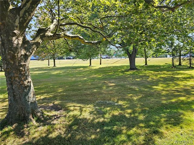 1041 Reserve Road 7, West Seneca, NY 14224