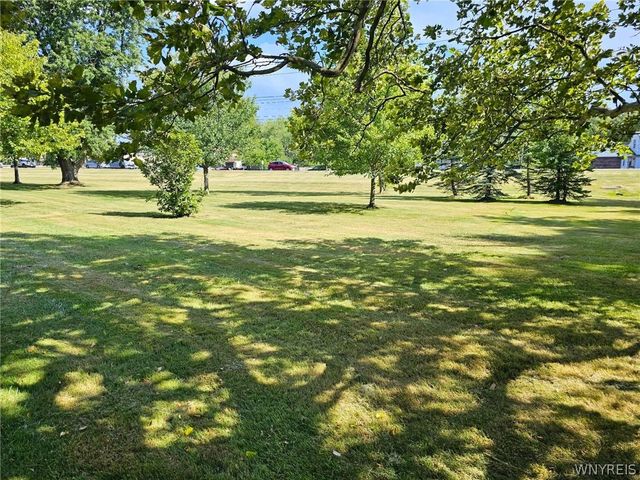 1041 Reserve Road 7, West Seneca, NY 14224