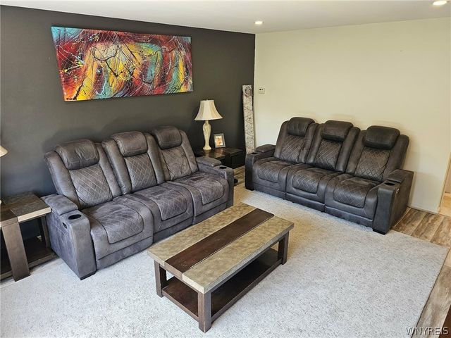 1041 Reserve Road 7, West Seneca, NY 14224