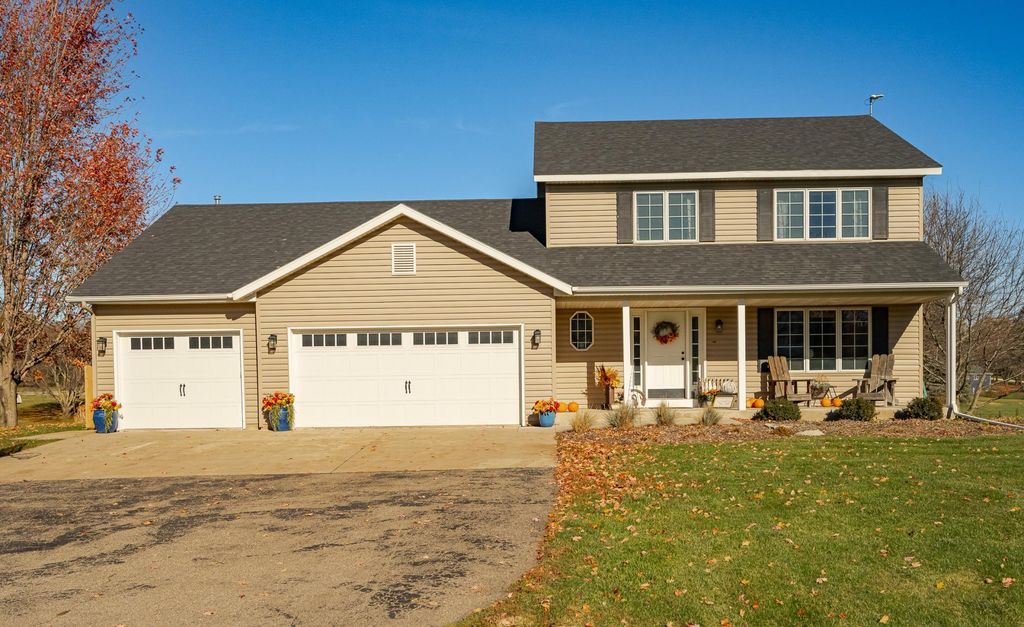 61528 248th Avenue, Mantorville Twp, MN 55955