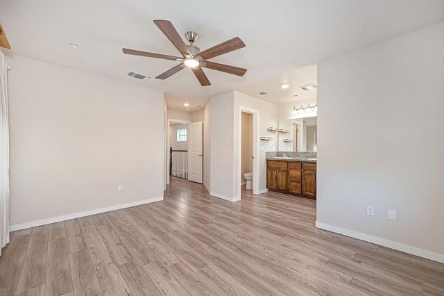 132 Ivy St, Roseville, CA 95678