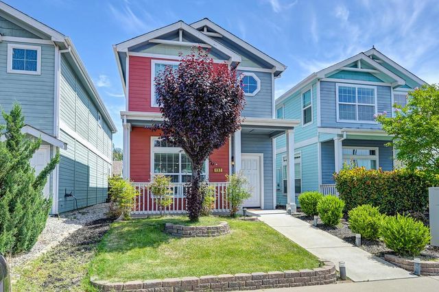 132 Ivy St, Roseville, CA 95678