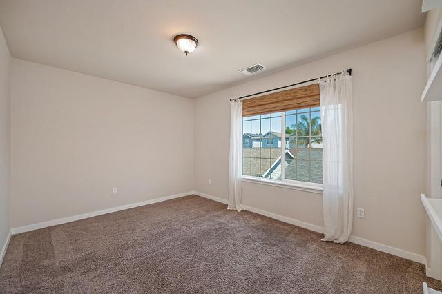 132 Ivy St, Roseville, CA 95678