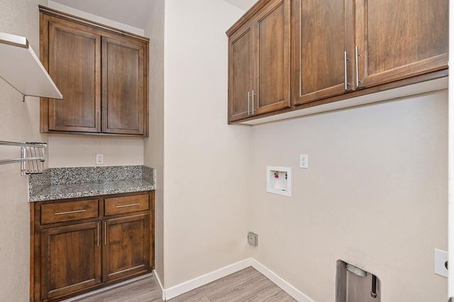 132 Ivy St, Roseville, CA 95678