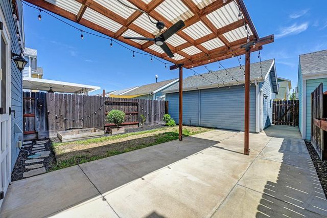 132 Ivy St, Roseville, CA 95678