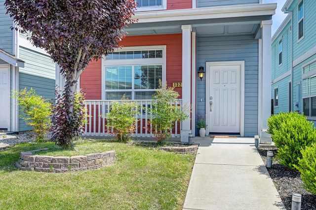 132 Ivy St, Roseville, CA 95678