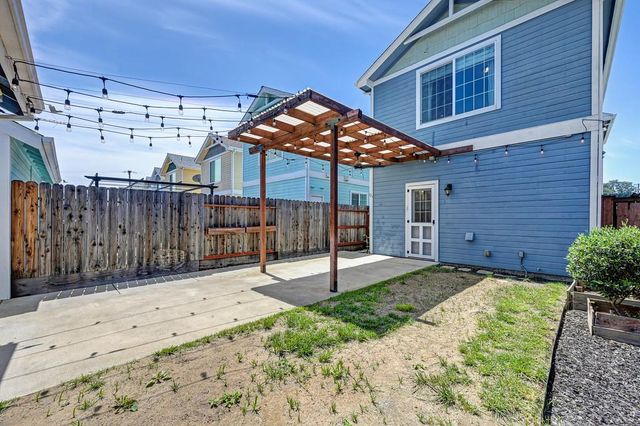 132 Ivy St, Roseville, CA 95678