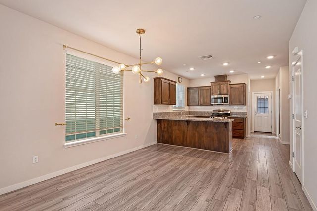 132 Ivy St, Roseville, CA 95678