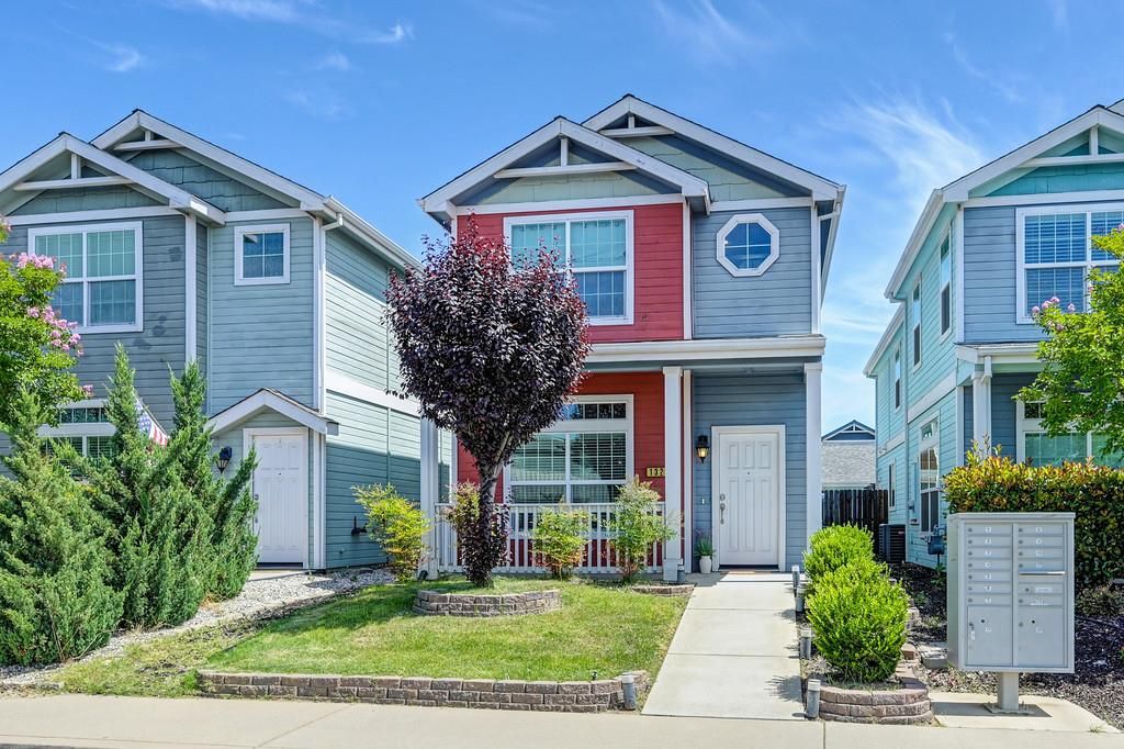132 Ivy St, Roseville, CA 95678
