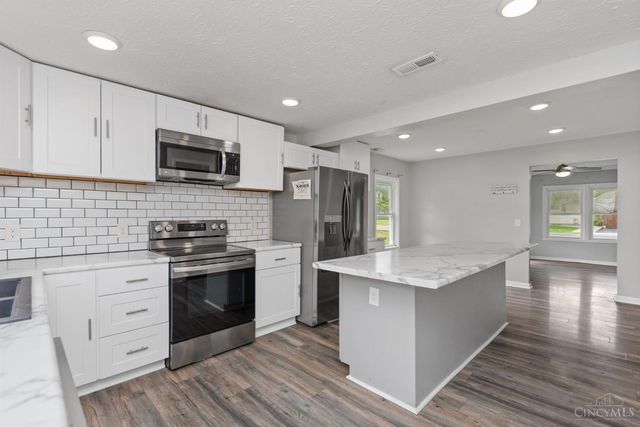 6820 N Clarawill Drive, Goshen Twp, OH 45140