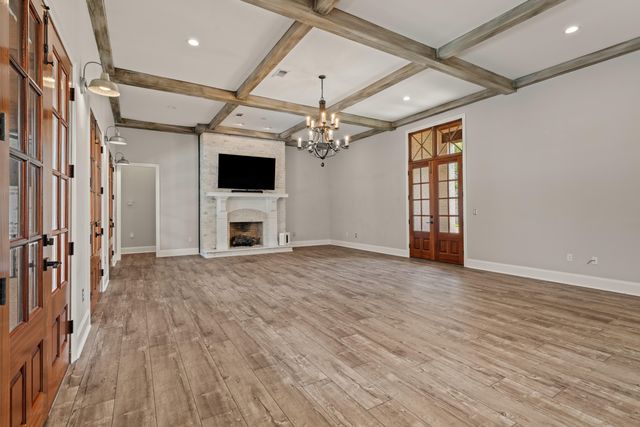 25 Sunset, Hattiesburg, MS 39402