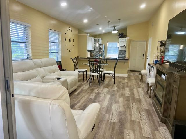 8053 Springtree Road 8053, Boca Raton, FL 33496