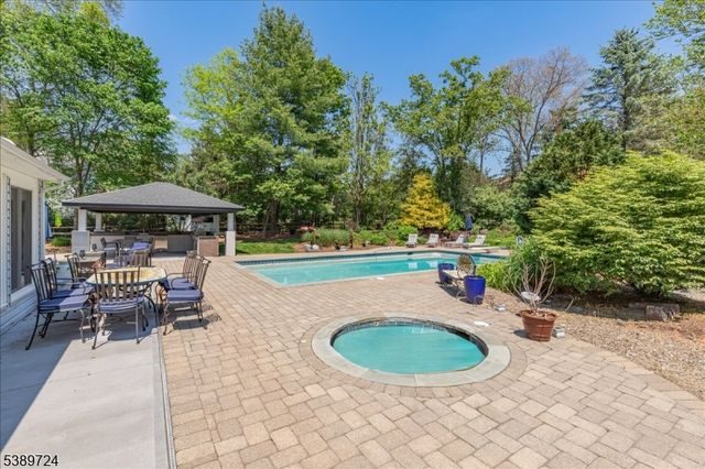 15 Wedgewood Dr, Bernards Twp., NJ 07920