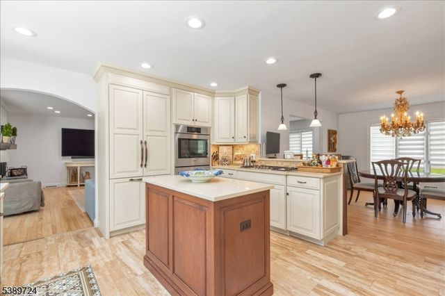 15 Wedgewood Dr, Bernards Twp., NJ 07920