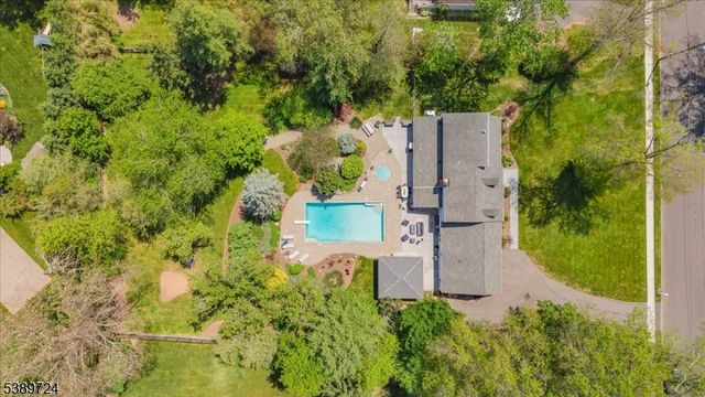 15 Wedgewood Dr, Bernards Twp., NJ 07920