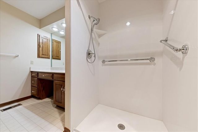 11907 Westgate Street, Overland Park, KS 66213