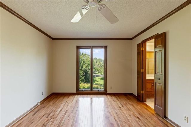 11907 Westgate Street, Overland Park, KS 66213