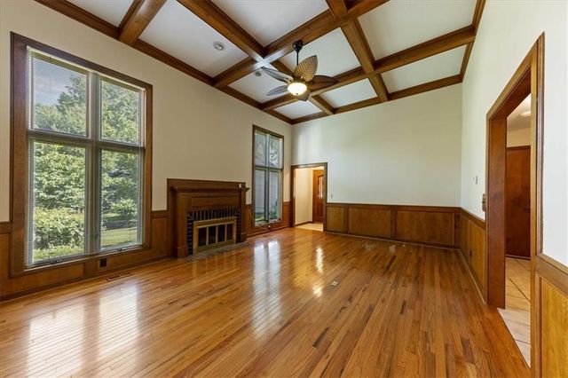 11907 Westgate Street, Overland Park, KS 66213