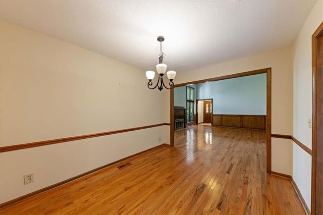 11907 Westgate Street, Overland Park, KS 66213