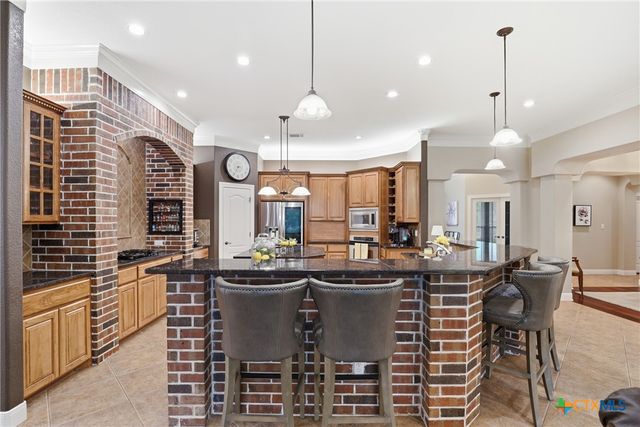107 W Majestic Oak Lane, Georgetown, TX 78633